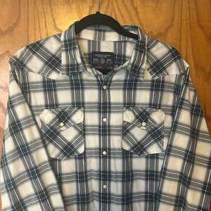 3/$20 American Eagle pearl snap up